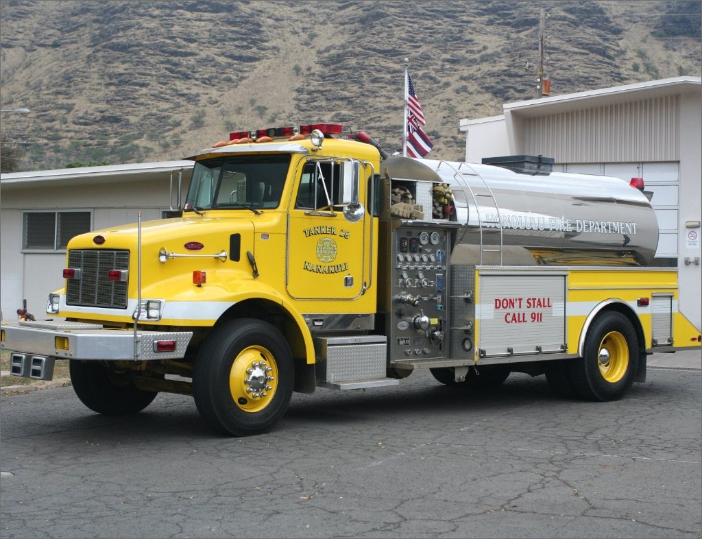 Yellow fire truck in Hawaii : r/mildlyinteresting